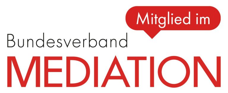 oben rechts in der Sprachblase steht "Mitglied im", darunter das Wort "Bundesverband" in schwarz, darunter in roten Großbuchstaben Mediation