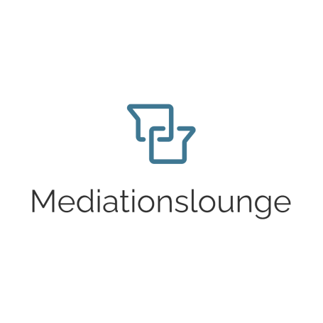 Logo der Homepage. Oben sind zwei ineinander verschlungene Sprechblasen, darunter findet sich das Wort Mediationslounge.